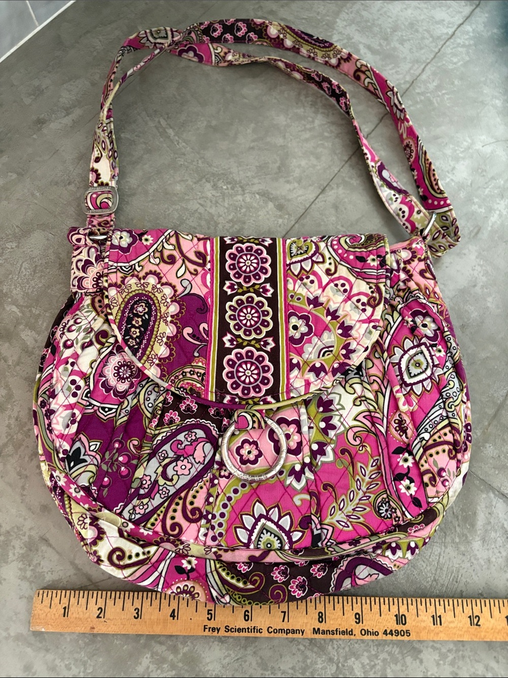 retired Vera Bradley quilted cotton crossbody bag vibrant Very Berry Paisley - Picture 7 of 8